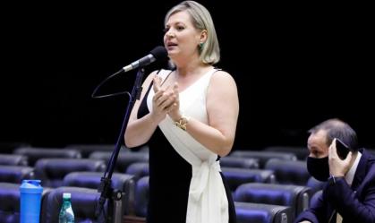 PGR pede abertura de inquérito contra Joice Hasselmann por fake news