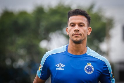 Henrique sofreu acidente de carro