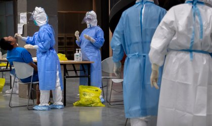 Após novos casos, cidade chinesa promete testar população inteira em cinco dias