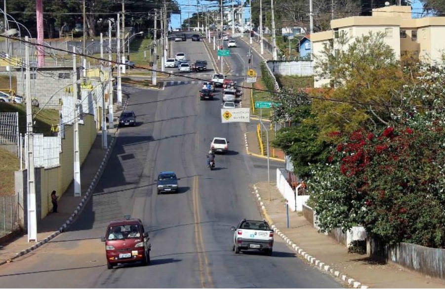 Moradores terão de caminhar nas calçadas no mesmo sentido dos veículos
