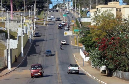 Moradores terão de caminhar nas calçadas no mesmo sentido dos veículos