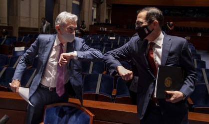 O presidente do Federal Reserve, Jerome Powell, e o secretário do Tesouro dos EU