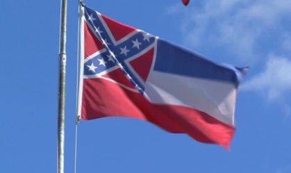 Em votação histórica, Mississipi decide retirar símbolo escravagista da bandeira