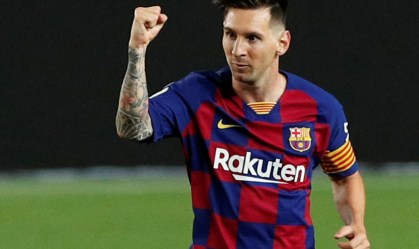 Messi marca pelo Barcelona e chega a 700 gols na carreira
