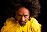 Ancestralidade e legado: Chico César reflete sobre os 30 anos de carreira