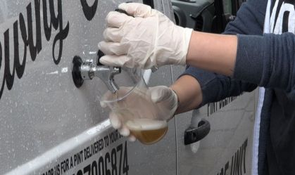 No Reino Unido, pubs se reinventam para sobreviver à pandemia de Covid-19