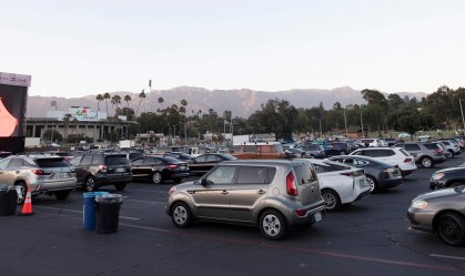 Cinema drive-in ganha novo fôlego nos Estados Unidos