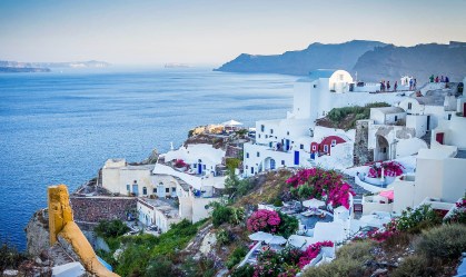 Grécia defende 'passaporte da vacina' para a volta do turismo