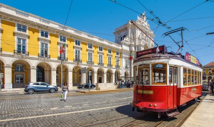 Casos aumentam, e Portugal retoma ordem de fique em casa na maior parte do país