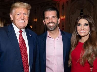 Donald Trump, Donald Trump Jr e Kimberly Guilfoyle 
