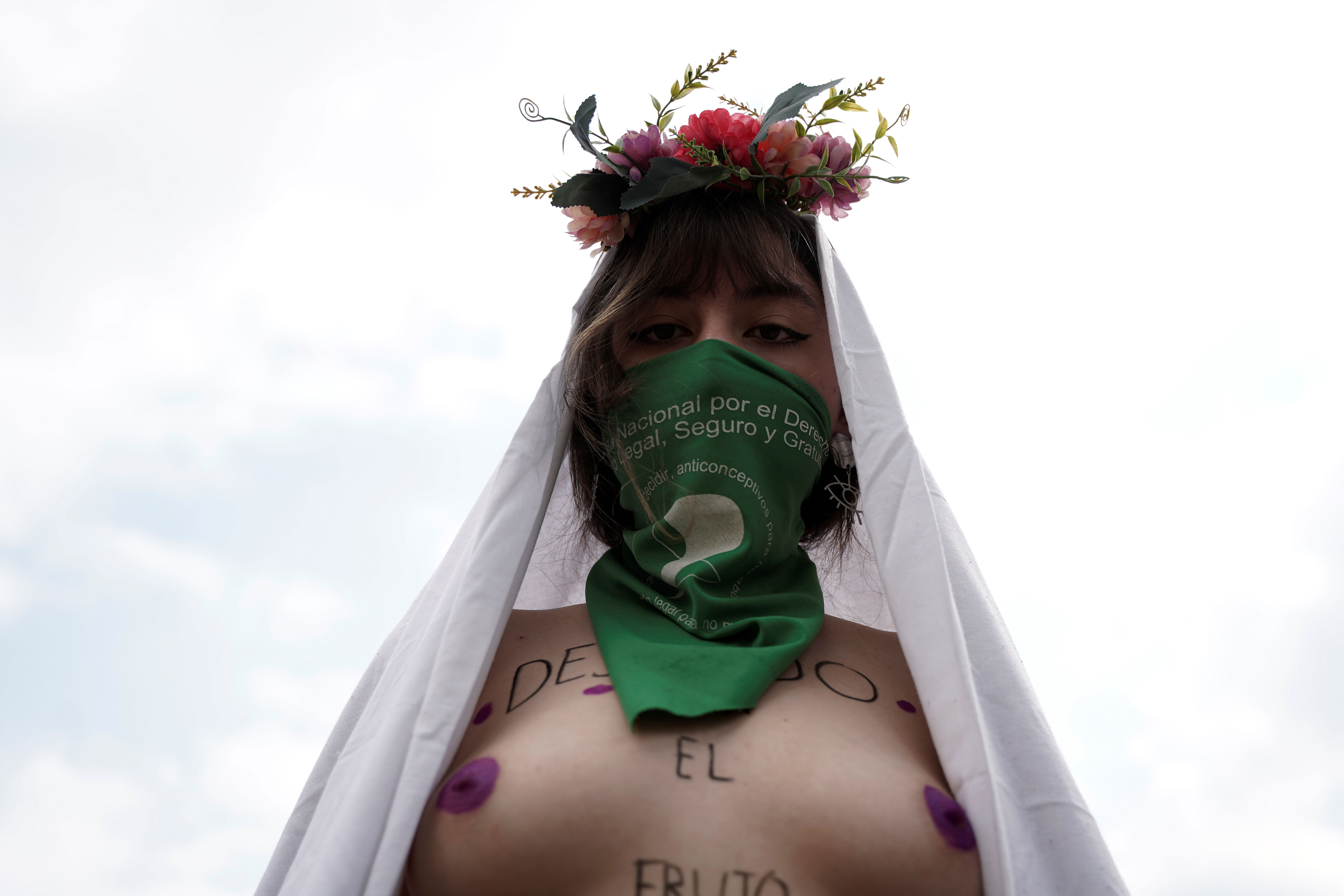 Protestante em Marcha das Mulheres em Bogotá