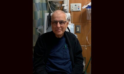 Homem que ficou famoso por foto do 11/09 morre de Covid-19