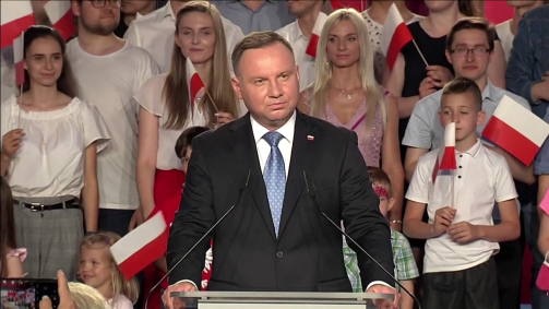 Andrzej Duda, presidente da Polônia, quer proibir adoção por gays