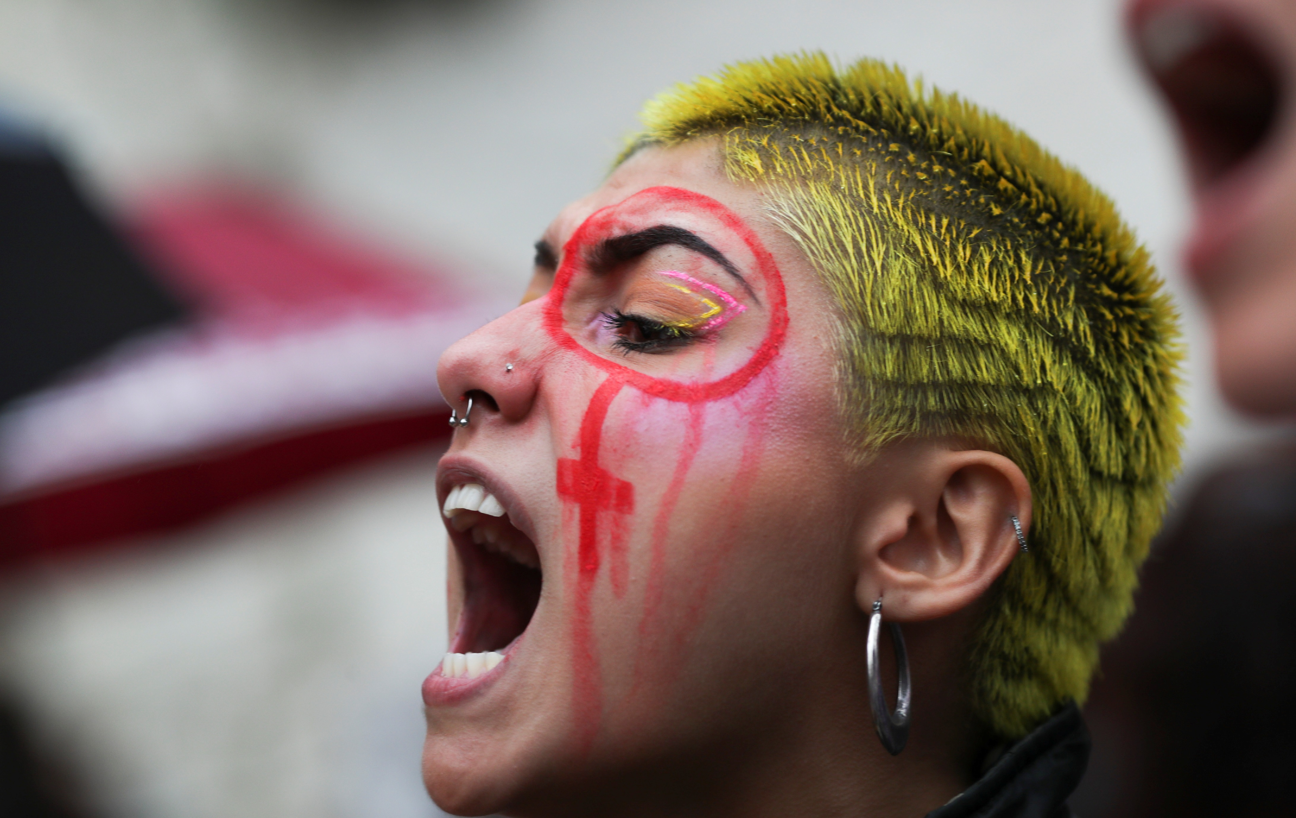Participante de ato pelo Dia Internacional da Mulher em São Paulo