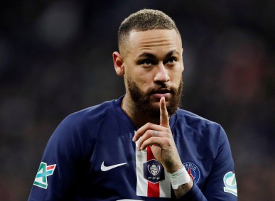 Neymar comemora gol contra o Olympique Lyonnais