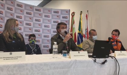 Vice-governadora de SC cumpre isolamento após encontro com Bolsonaro no sábado