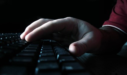 PF investiga homem por estupro virtual contra adolescente
