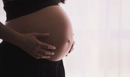 Coronavírus e gravidez: estudo sugere que infecção fetal é possível