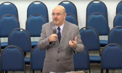 Novo ministro da Educação chega a Brasília e diz que posse ainda não tem data