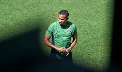 Wellington Silva, do Fluminense, testa positivo para Covid-19