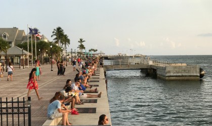 Recorde de infecção na Flórida exemplifica desastre de reabertura antecipada