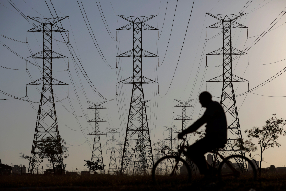Torres de transmissão energia