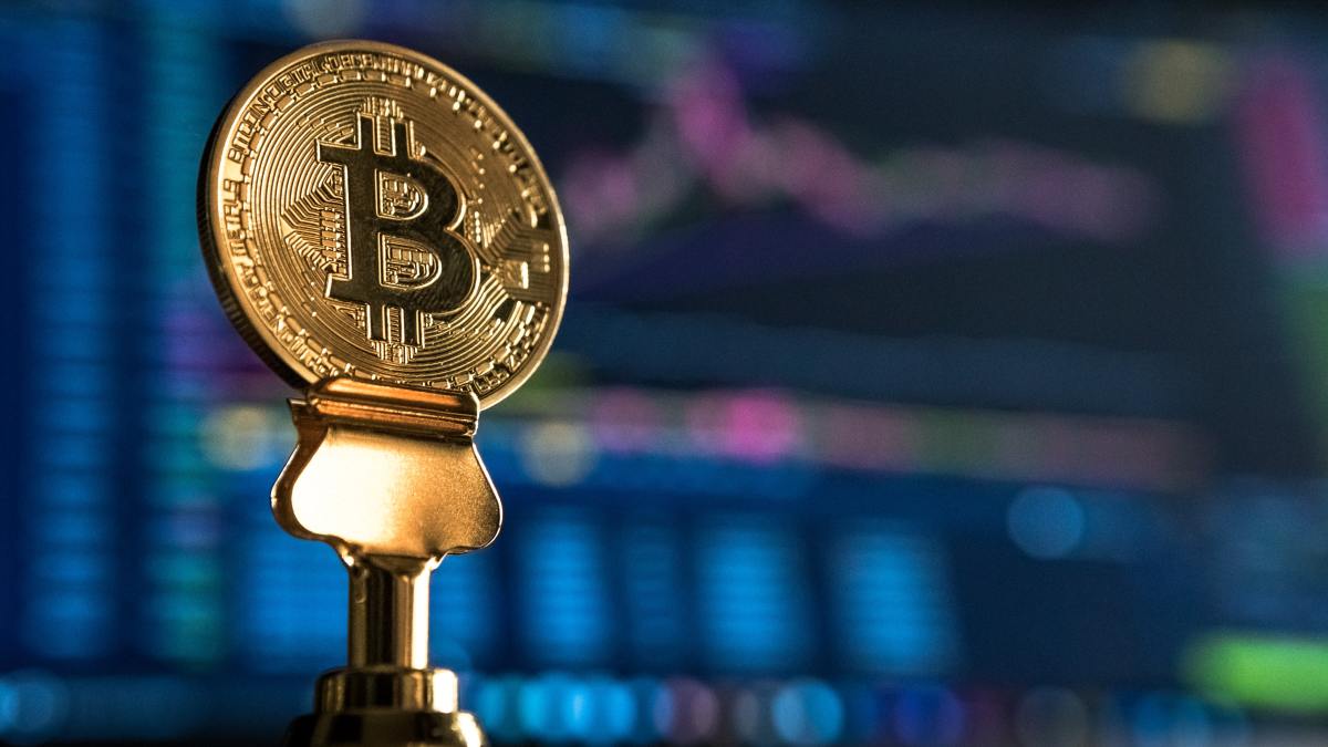 Valor de mercado do bitcoin chega a R$ 5,4 tri e já é maior que bolsa  brasileira | CNN Brasil
