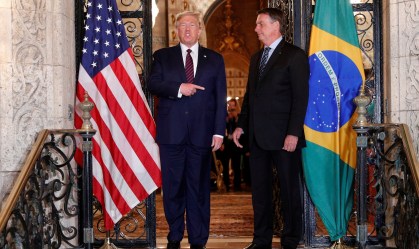 "Deixem Bolsonaro em paz", diz Trump ao criticar ação contra ex-presidente