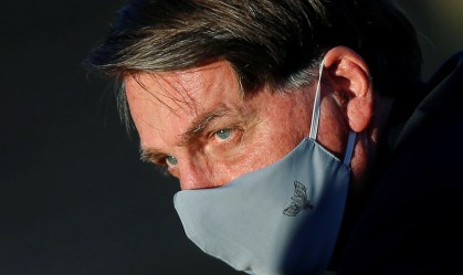 Bolsonaro pede para ser tirado de processo sobre portaria que aumentou munições