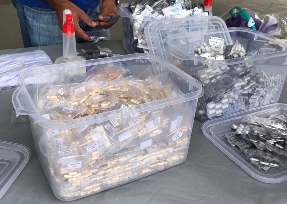 Cloroquina é distribuída em kit-Covid em igreja de Teixeira, na Bahia