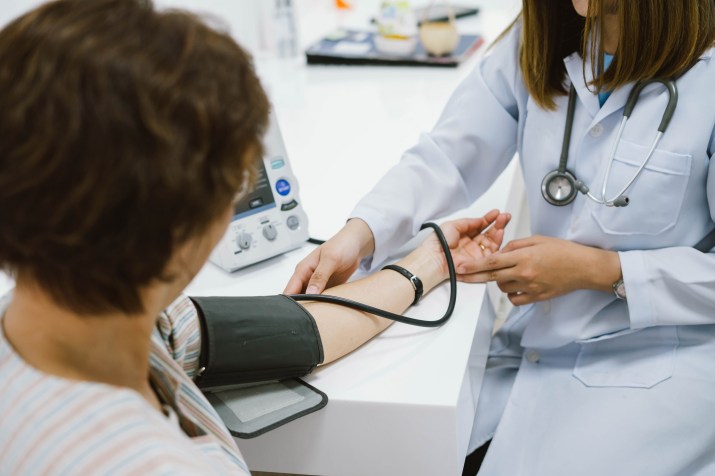 No quadro Correspondente Médico, dr. Fernando Gomes falou sobre estudo da OMS que acende alerta para a alta da hipertensão no mundo / Foto: Shutterstock