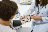 Total de hipertensos dobrou no mundo em 30 anos; médico alerta sobre riscos