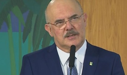Ministro da Educação alerta equipe que fará novas substituições