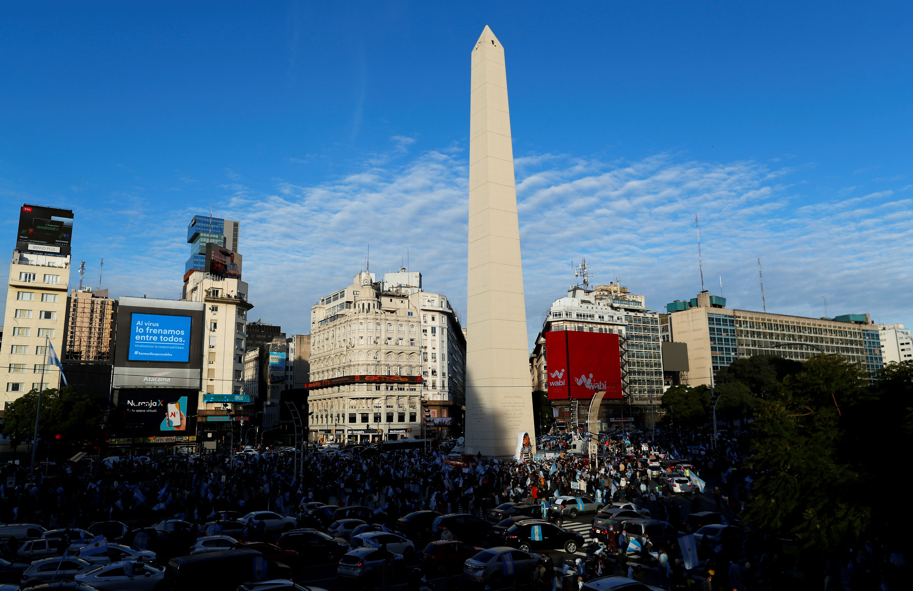 Manifestantes contra medidas de quarentena se reúnem em Buenos Aires