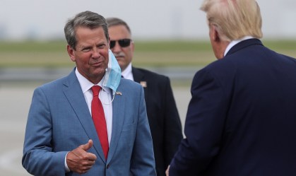 Governador processa prefeita para impedir uso obrigatório de máscaras em Atlanta