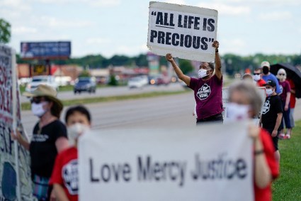 Manifestantes protestam contra execução em Terre Haute