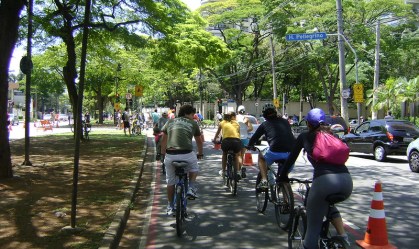 Na pandemia e depois de um ano, ciclofaixas são reativadas em São Paulo