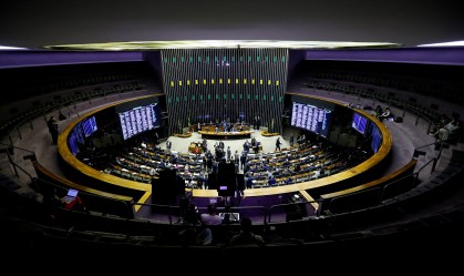 Coronavírus chega ao Congresso e pode paralisar reformas