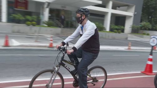 Prefeito Bruno Covas reabre as ciclofaixas na capital paulista