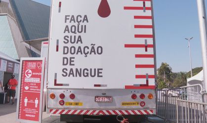 Campanha incentiva doação de sangue por drive-thru