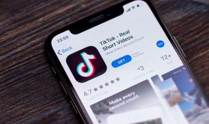 Campanha de Trump publica anúncios no Facebook atacando TikTok