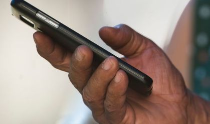 Celular e TV já estão mais caros e podem até faltar nas lojas