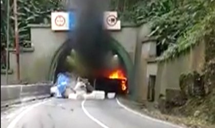 Carreta pega fogo e bloqueia túnel em estrada que liga SP ao litoral