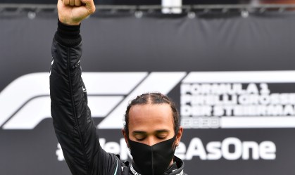 Lewis Hamilton critica F1 por ‘falta de liderança’ no combate ao racismo