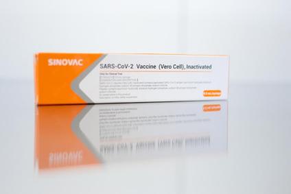 Caixa com potencial vacina contra Covid-19 da farmacêutica Sinovac