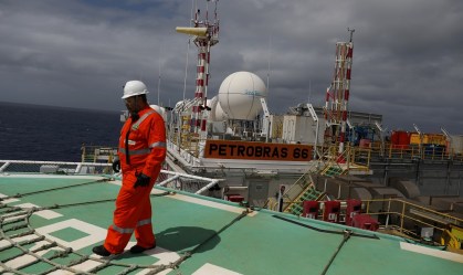 Plataforma da Petrobras na Bacia de Santos, no litoral do RJ