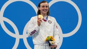 Americana Katie Ledecky comprovou seu favoritismo e levou o ouro nos 800 metros livre da natação (31/07/2021)