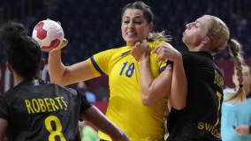 Handebol feminino do Brasil perdeu para Suécia por 34 a 31 e terá ue vencer a França para avançar às quartas