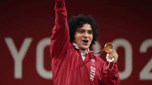 Fares Elbakh, do Catar, ficou com medalha de ouro no levantamento de peso até 96kg