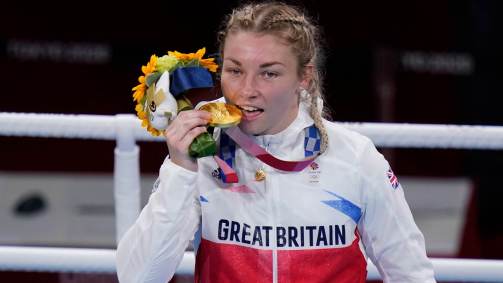 Boxeadora britânica Lauren Price conquistou o ouro na categoria até 75kg do boxe feminino (08/08/2021)